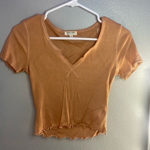 HEART & HIPS size S tan v cut cropped shirt